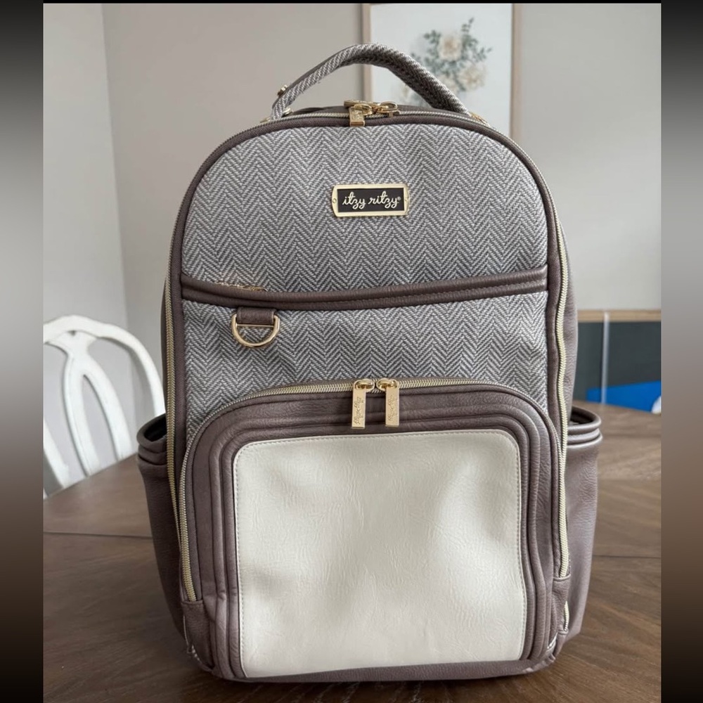 Itzy ritzy diaper bag & accessories